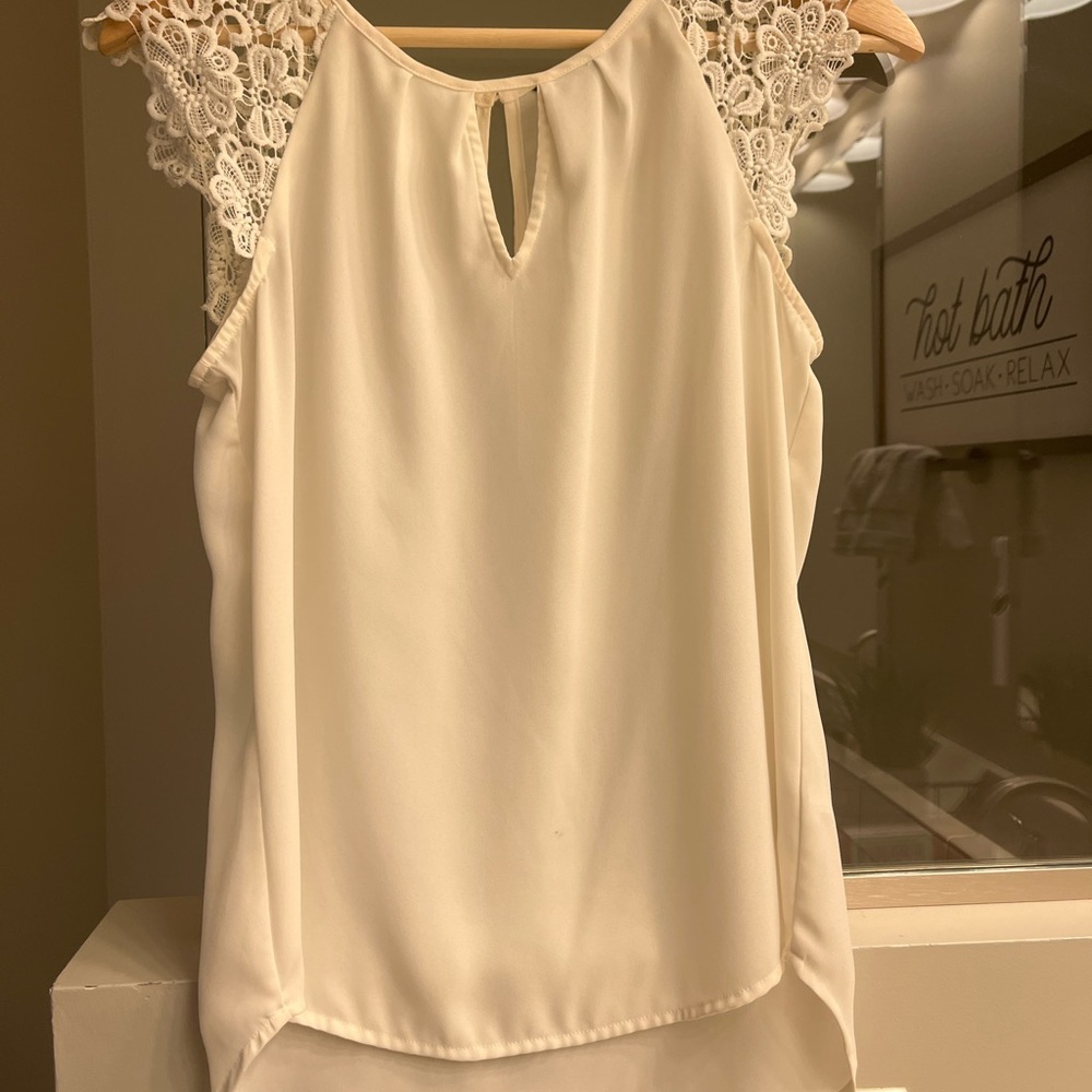 Express lace sleeve blouse!